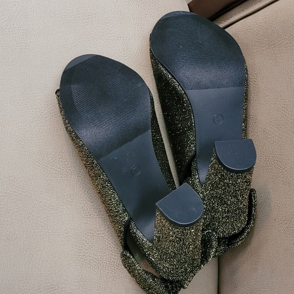 Ladies Vintage Gold Heels...Size 7 M...NEW - Picture 6 of 6